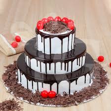 Three-Tier Vanilla Elegance